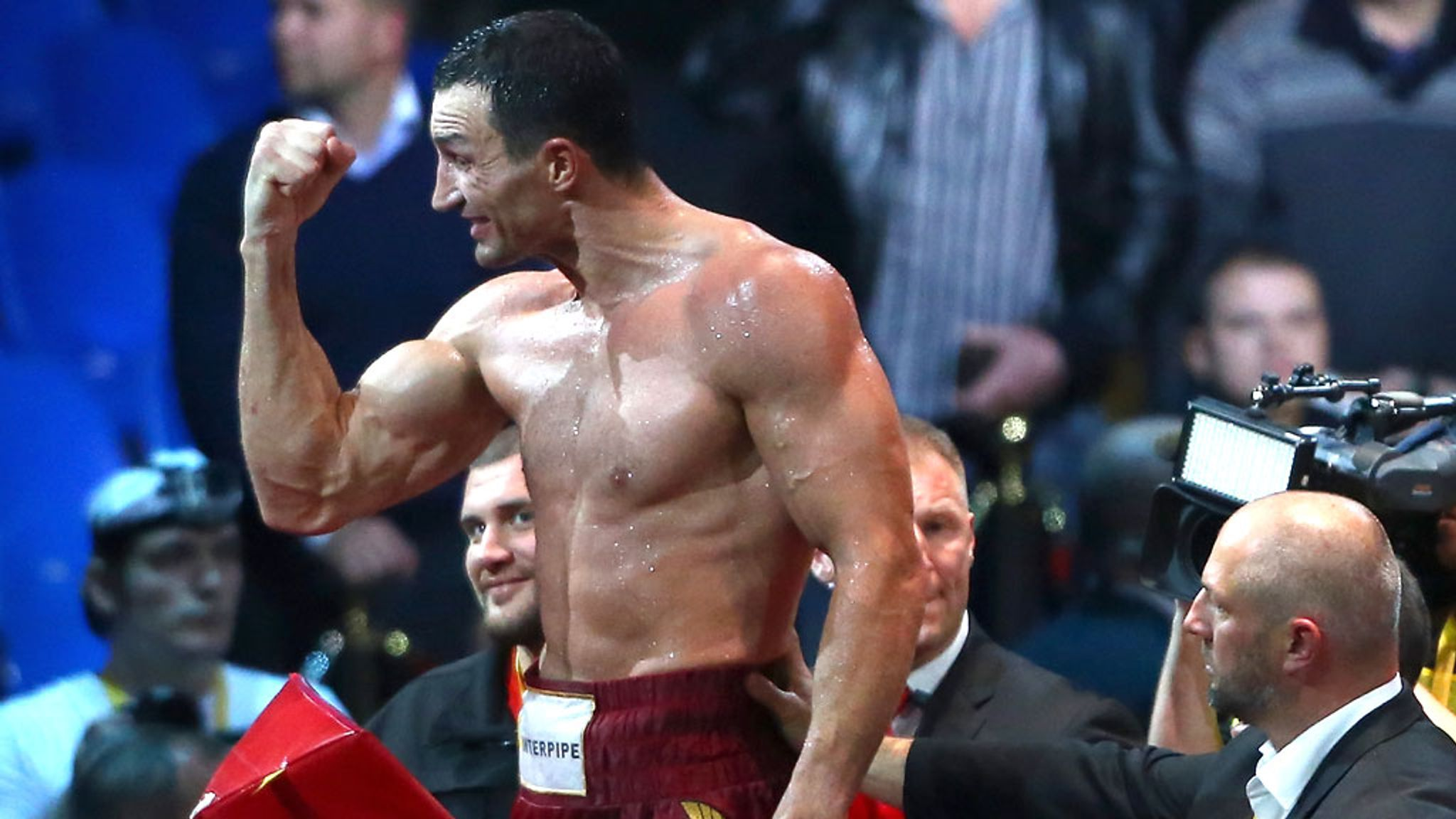 Wladimir Klitschko fought for the IBF, vacant WBA (Super) and IBO heavyweight titles at 41